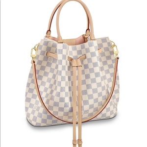 Louis Vuitton Girolatta